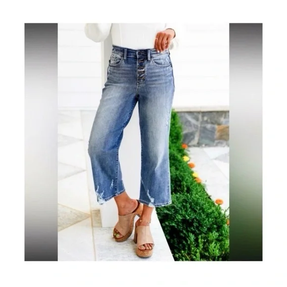 JUDY BLUE Button Fly Wide Leg Crop Jeans - Picture 2 of 9